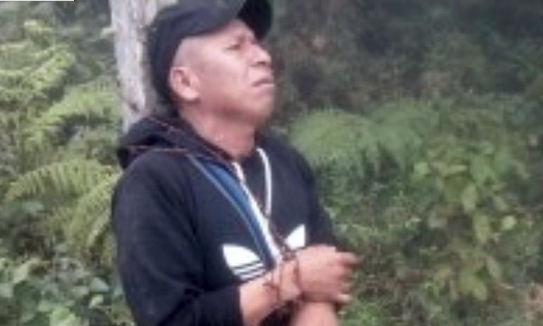 Detenido y torturado por hombres armados