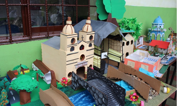 Feria del Arte y la Cultura en la I.E. Limbania Velasco