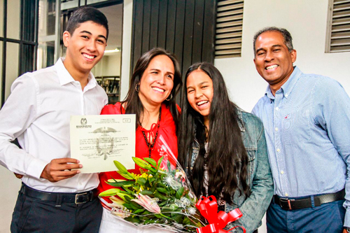 Lucy Amparo acreditada oficialmente como alcaldesa