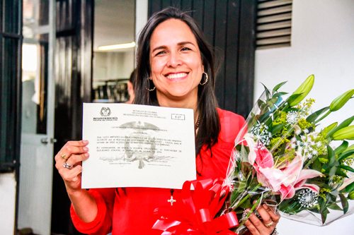 Lucy Amparo acreditada oficialmente como alcaldesa