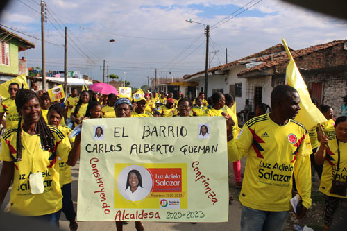 Luz Adiela Salazar avanza con su programa Construyendo Confianza
