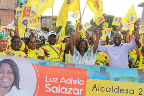 Luz Adiela Salazar avanza con su programa Construyendo Confianza