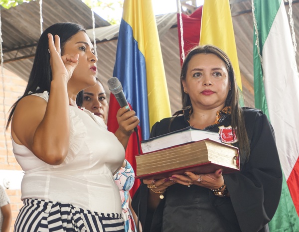 Ceremonia de posesión de la alcaldesa de Corinto