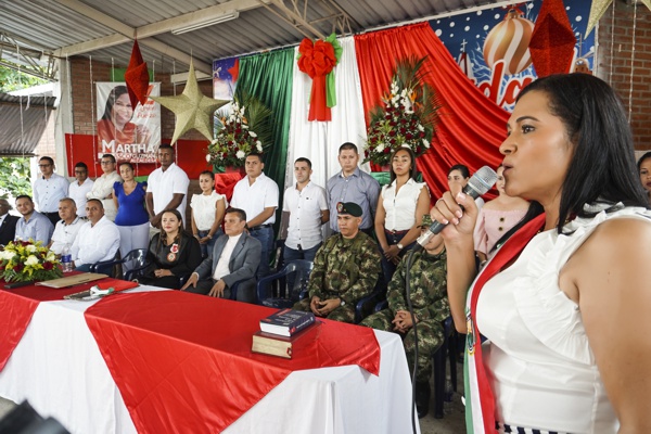 Ceremonia de posesión de la alcaldesa de Corinto