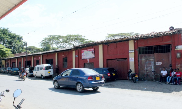Abastecedores de carne exigen reubicación de planta beneficiadora Abastecedores de carne exigen reubicación de planta beneficiadora