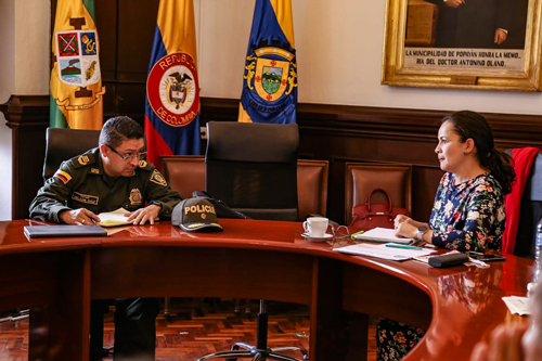 Alcaldía de Popayán y Policía dialogan para recuperar el espacio público Alcaldía de Popayán y Policía dialogan para recuperar el espacio público