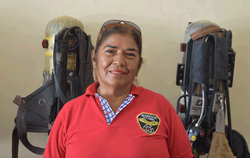 Con berraquera una mujer se convirtió en comandante de bomberos Con berraquera una mujer se convirtió en comandante de bomberos