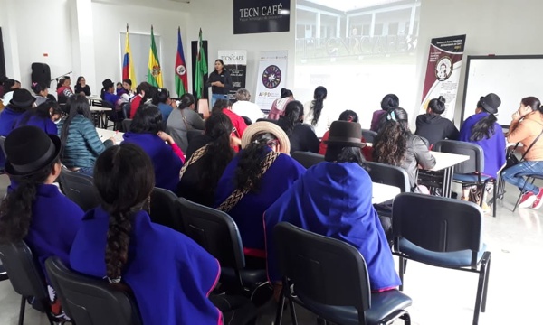 Mujeres en caficultura para “Desarrollo y Paz” Mujeres en caficultura para “Desarrollo y Paz”