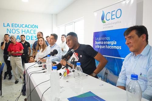 Yerry Mina y CEO anotaron un golazo por la educación Yerry Mina y CEO anotaron un golazo por la educación