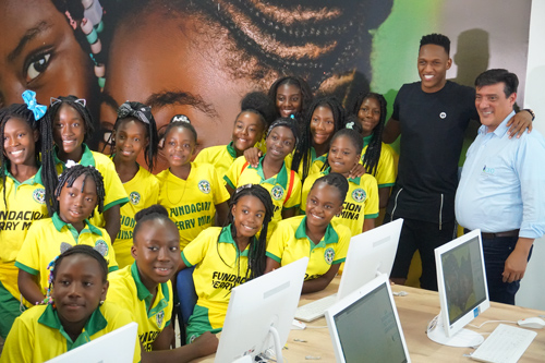 Yerry Mina y CEO anotaron un golazo por la educación Yerry Mina y CEO anotaron un golazo por la educación