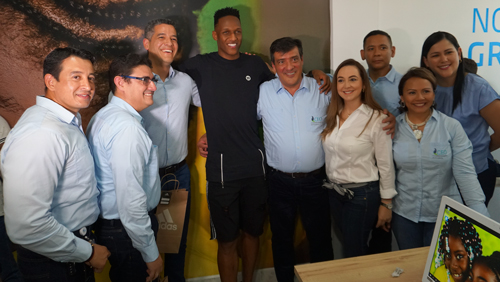 Yerry Mina y CEO anotaron un golazo por la educación Yerry Mina y CEO anotaron un golazo por la educación