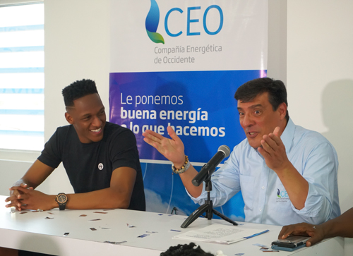 Yerry Mina y CEO anotaron un golazo por la educación Yerry Mina, Omar Serrano Rueda.