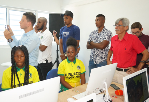 Yerry Mina y CEO anotaron un golazo por la educación Yerry Mina y CEO anotaron un golazo por la educación