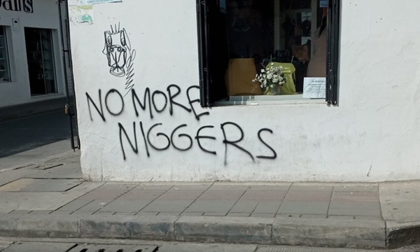 ¡De aquí no nos vamos!