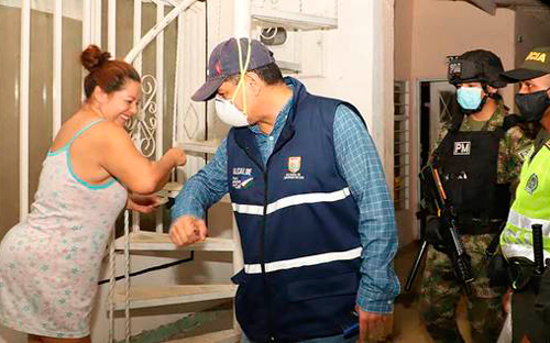 Alcalde de Cali entrega mercados a los más necesitados Alcalde de Cali entrega mercados a los más necesitados