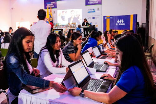 Payanesas en busca de oportunidades de empleo 