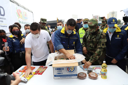Adultos mayores fueron beneficiados con mercados en el Valle 