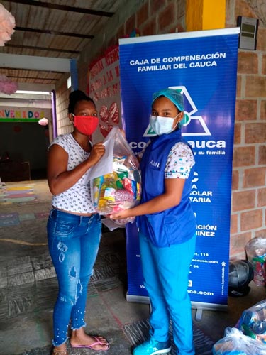 Ayudas a familias de Atención Integral a la Niñez Comfacauca.