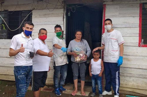 Familia en Popayán gestiona alimentos para los más vulnerables Familia en Popayán gestiona alimentos para los más vulnerables