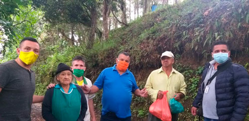 Familia en Popayán gestiona alimentos para los más vulnerables Familia en Popayán gestiona alimentos para los más vulnerables
