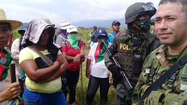 Indígenas retuvieron a 31 militares y policías Indígenas retuvieron a 31 militares y policías