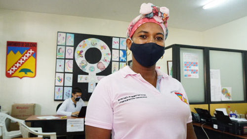 Mujeres llevan las riendas de su hogar y de la sociedad Mujeres llevan las riendas de su hogar y de la sociedad