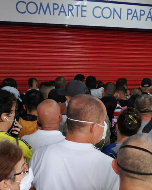 Cierran temporalmente Alkosto por aglomeración de personas