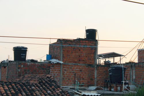 El agua sería potable pero se consume a riesgo