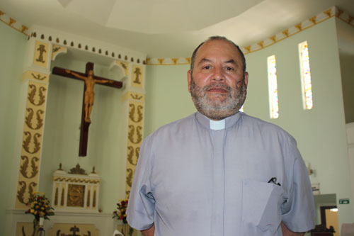 Héctor Holguín, párroco de la iglesia San Antonio de Padua