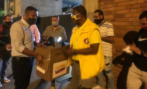 Se realizó entrega de tapabocas a taxistas y agentes de tránsito