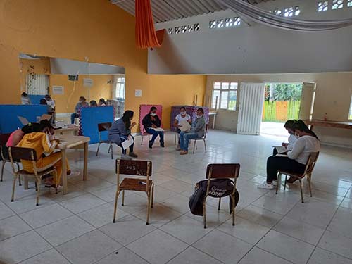 Mujeres de la Comuna 7 se empoderan en espacios de comadreo Mujeres de la Comuna 7 se empoderan en espacios de comadreo