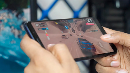 Los jugadores colombianos pasan más de 5 horas al día en su dispositivo móvil