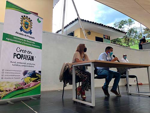 Líderes de la comuna cuatro, capacitados en los programas de Gestión de Empleo y Emprendimiento de la DAFE