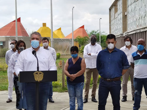 Presidente comprometido en hallar responsables del asesinato de jóvenes