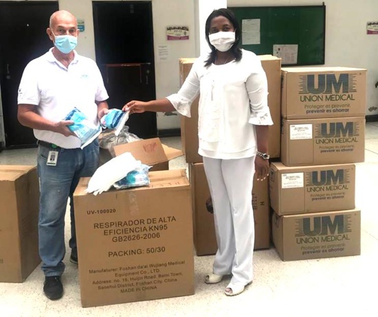 Entregan elementos de protección personal a trabajadores de salud en Cauca