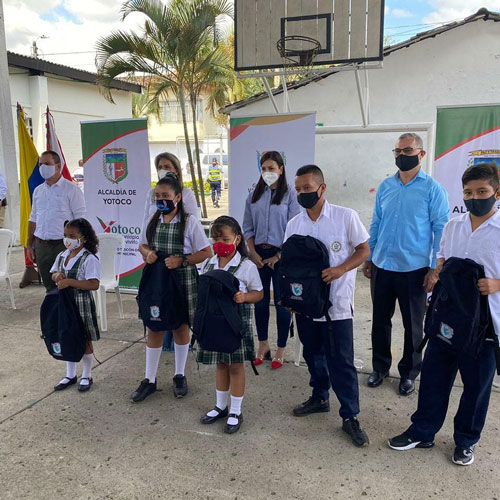 Estudiantes del Valle se beneficiarán con kits escolares