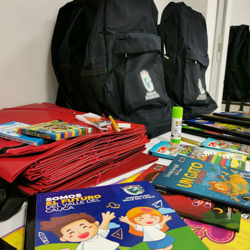 Estudiantes del Valle se beneficiarán con kits escolares