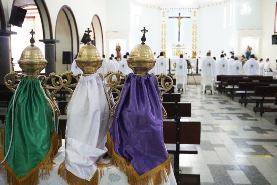 Se realizó la Misa Crismal – Vicaría del Norte Se realizó la Misa Crismal – Vicaría del Norte