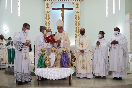 Se realizó la Misa Crismal – Vicaría del Norte Se realizó la Misa Crismal – Vicaría del Norte