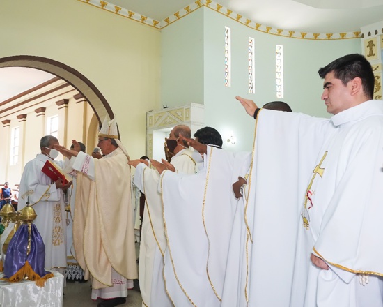 Se realizó la Misa Crismal – Vicaría del Norte Se realizó la Misa Crismal – Vicaría del Norte