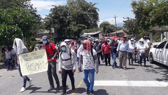 Campesinos exigen el derecho a la vida en el Cauca