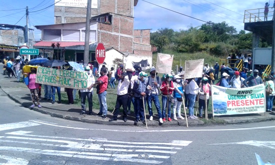 Campesinos exigen el derecho a la vida en el Cauca