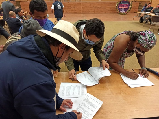Comunidades campesinas, docentes y gobierno logran acuerdo
