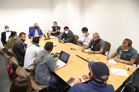 Comunidades campesinas, docentes y gobierno logran acuerdo