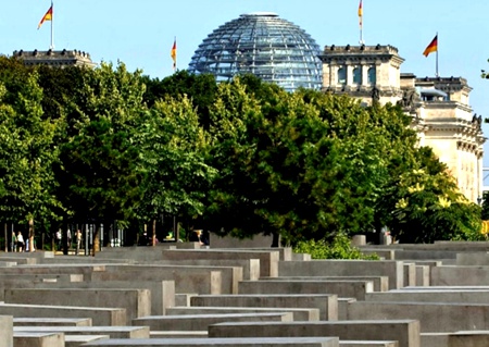 Diversión sobre el Monumento al Holocausto Diversión sobre el Monumento al Holocausto