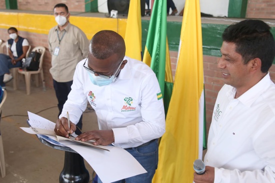 Gobernación y CRC firman convenio para un Ambiente con Oportunidades Gobernación y CRC firman convenio para un Ambiente con Oportunidades
