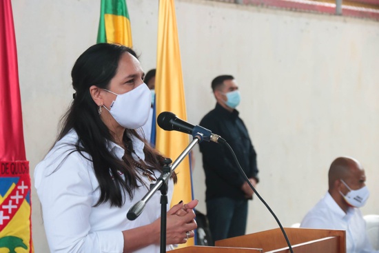 Lucy Amparo Guzmán - Alcaldesa de Santander de Q