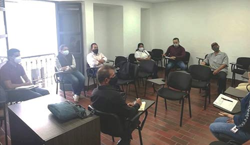 Equipo del Plan de Ordenamiento Territorial en diálogo con organizaciones de recicladores Equipo del Plan de Ordenamiento Territorial en diálogo con organizaciones de recicladores