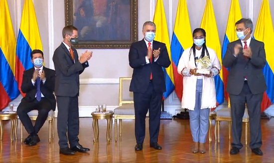 La alcaldesa de Timbiquí, Neyla Yadira Amú Venté, recibió el Timbiquí ganó Premio Nacional de Alta Gerencia – Categoría Especial PDET.