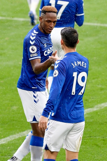 Yerry Mina y James Rodríguez, figuras en el Everton de Inglaterra Yerry Mina y James Rodríguez, figuras en el Everton de Inglaterra